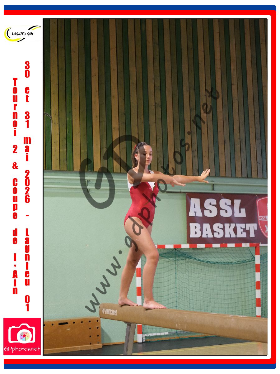 4563042